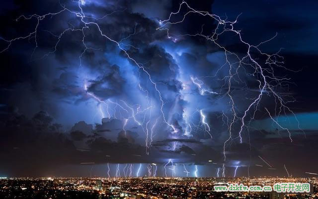 閃電